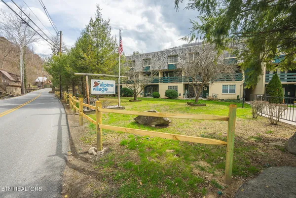 $279,900 | 260 Roaring Fork Road, Unit 217, Gatlinburg, TN 37738