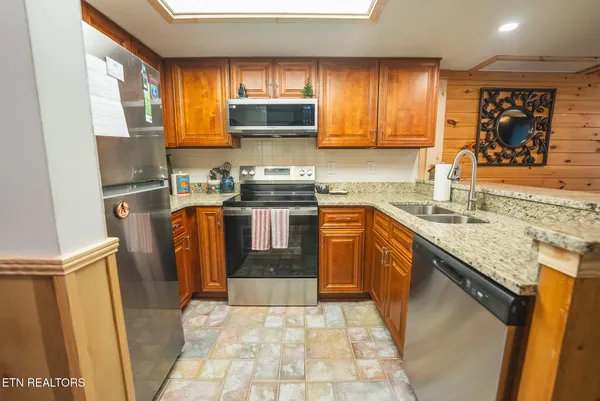 $279,900 | 260 Roaring Fork Road, Unit 217, Gatlinburg, TN 37738