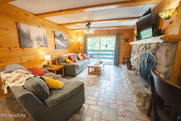 $279,900 | 260 Roaring Fork Road, Unit 217, Gatlinburg, TN 37738