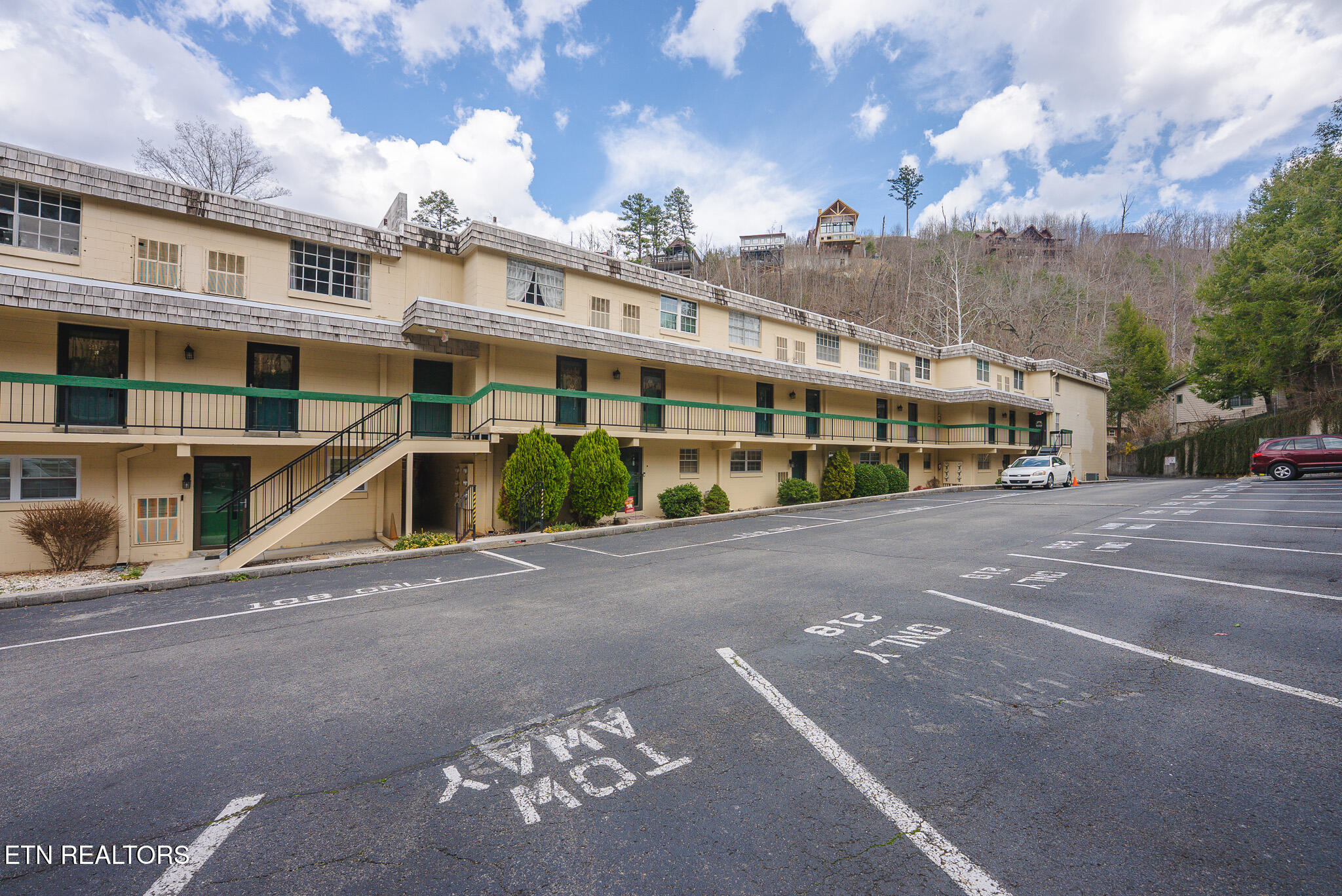 260 Roaring Fork Road, Unit 217 Gatlinburg, TN 37738 - Photo 8 of 51 DSC00004