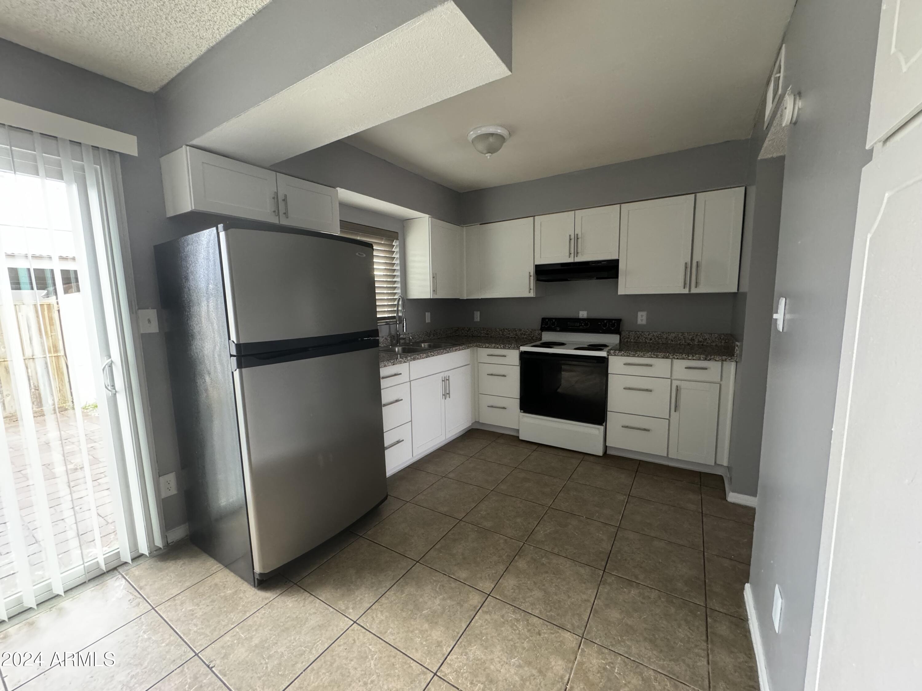 3605 West Bethany Home Road, Unit 15 Phoenix, AZ 85019 - Photo 4 of 13 IMG_6054
