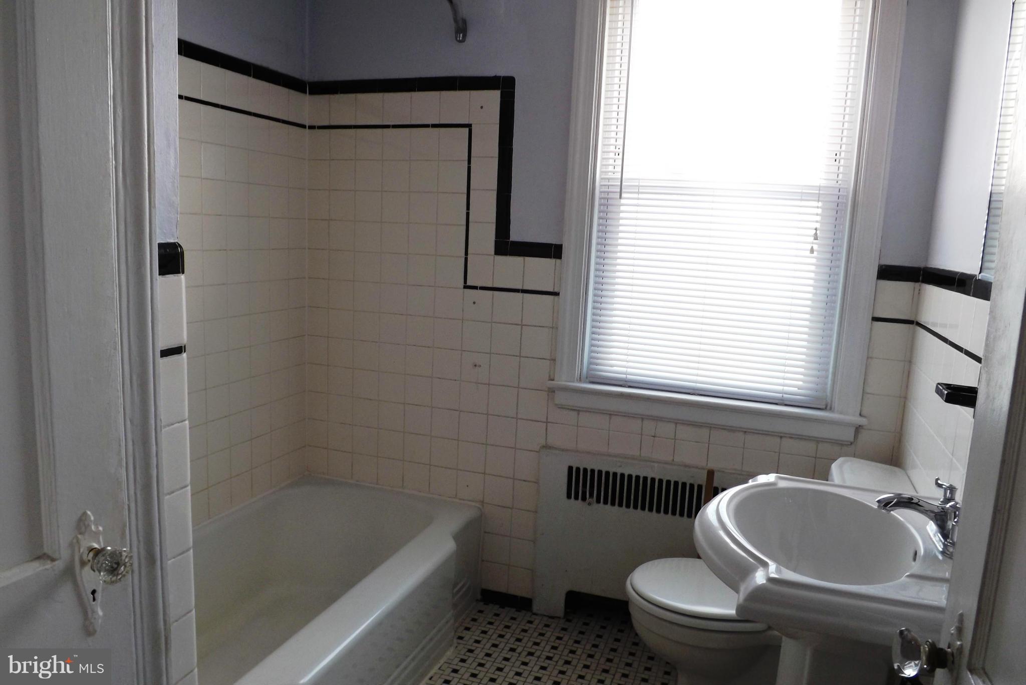 3818 Ednor Road Baltimore, MD 21218 - Photo 21 of 28 Bath