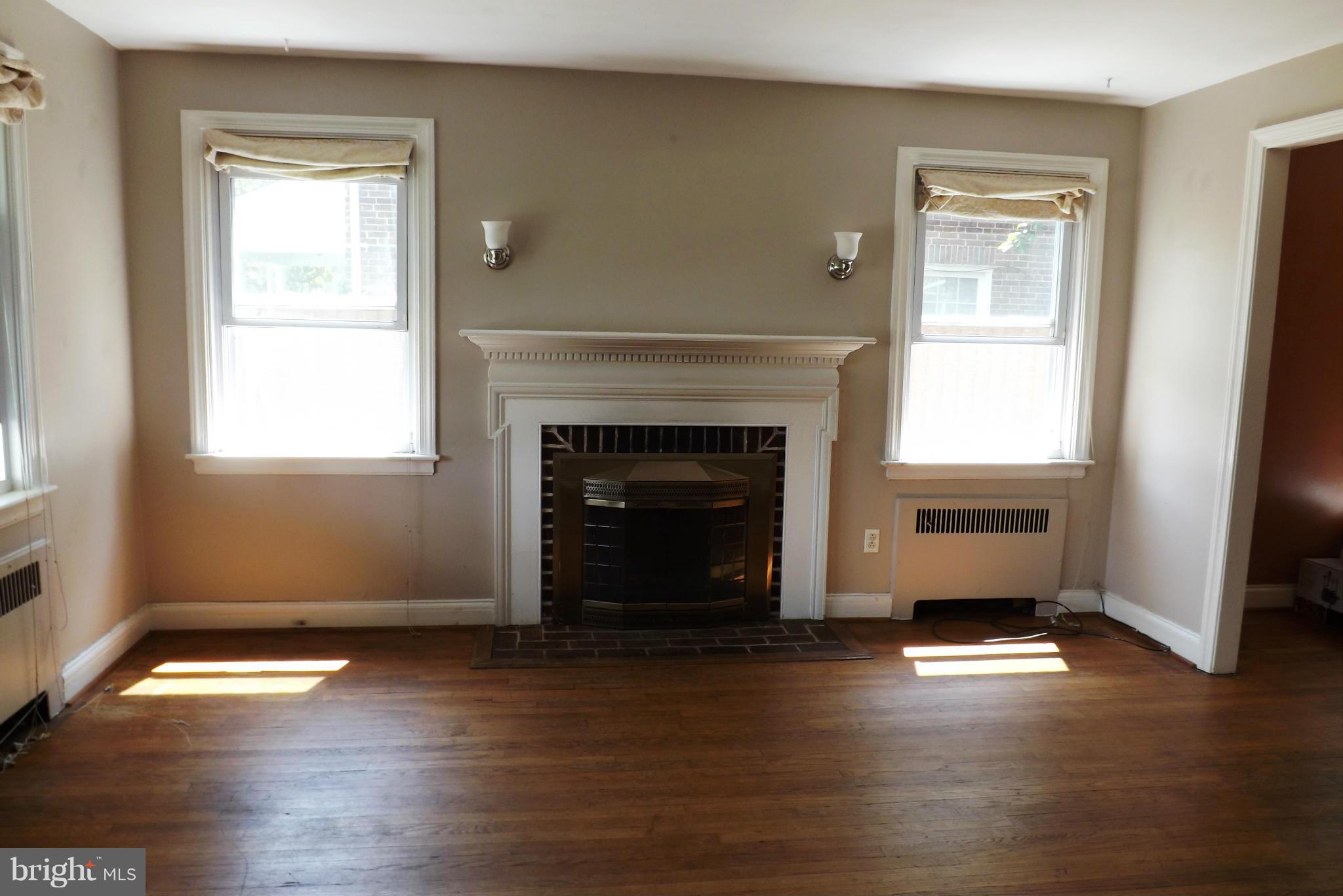 3818 Ednor Road Baltimore, MD 21218 - Photo 5 of 28 Living Room