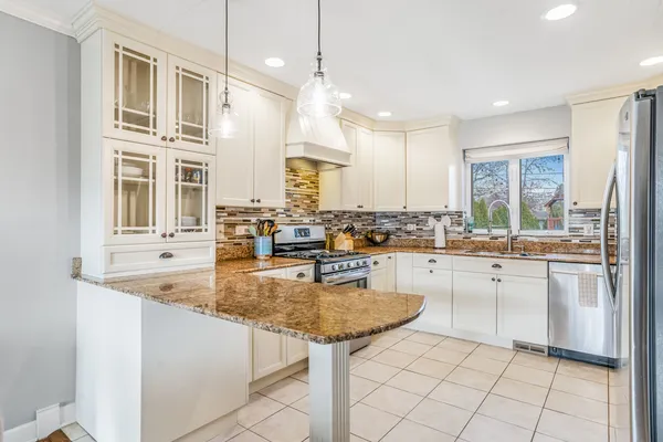 $499,999 | 1907 Portsmouth Avenue, Westchester, IL 60154