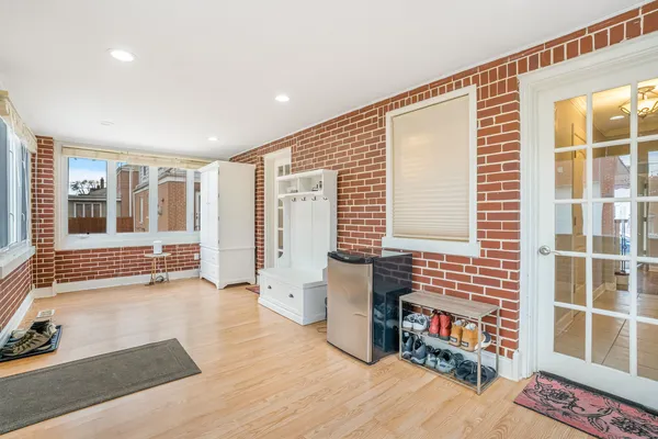 $499,999 | 1907 Portsmouth Avenue, Westchester, IL 60154