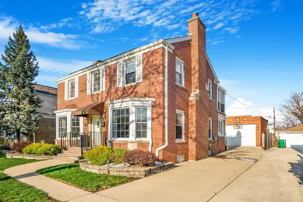 $499,999 | 1907 Portsmouth Avenue, Westchester, IL 60154