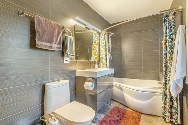 $499,999 | 1907 Portsmouth Avenue, Westchester, IL 60154