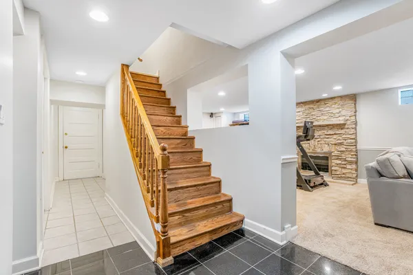 $499,999 | 1907 Portsmouth Avenue, Westchester, IL 60154
