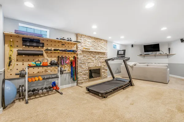 $499,999 | 1907 Portsmouth Avenue, Westchester, IL 60154