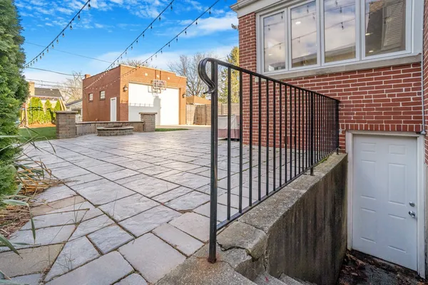 $499,999 | 1907 Portsmouth Avenue, Westchester, IL 60154