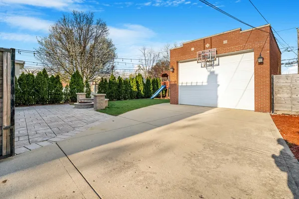 $499,999 | 1907 Portsmouth Avenue, Westchester, IL 60154