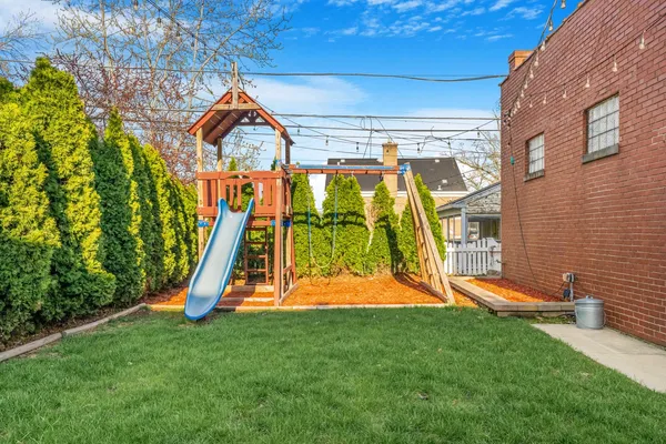 $499,999 | 1907 Portsmouth Avenue, Westchester, IL 60154