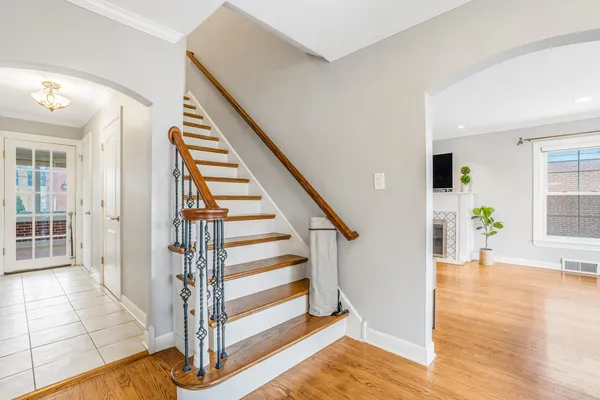 $499,999 | 1907 Portsmouth Avenue, Westchester, IL 60154