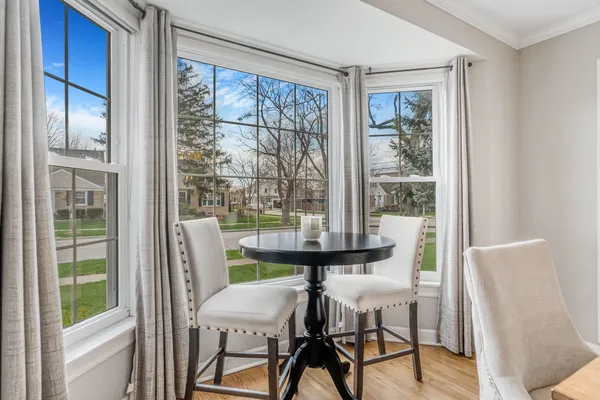 $499,999 | 1907 Portsmouth Avenue, Westchester, IL 60154