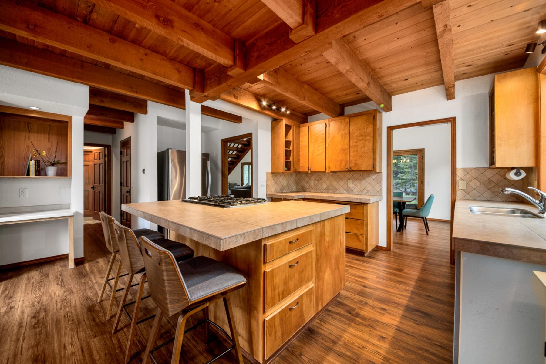 60604 Ridge Heights Bend, OR 97702 - Photo 15 of 48 batch_15-kitchen3