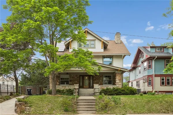 $425,000 | 3515 Virginia Avenue, Kansas City, MO 64109