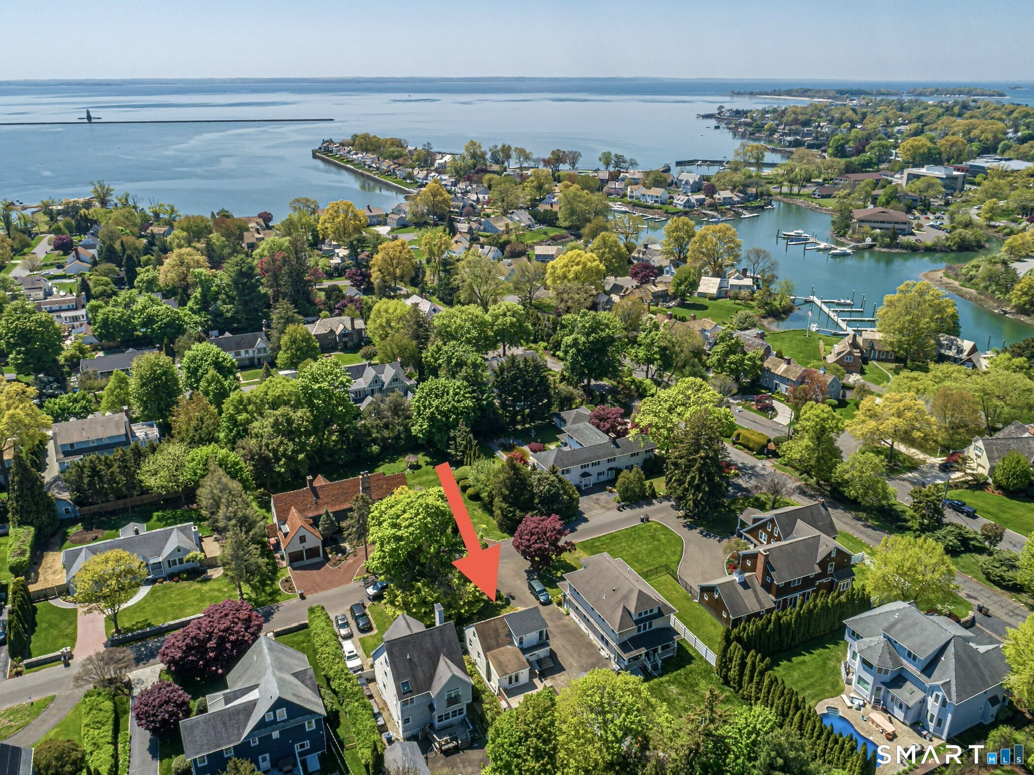 18 Cook Road Stamford, CT 06902 - Photo 4 of 36