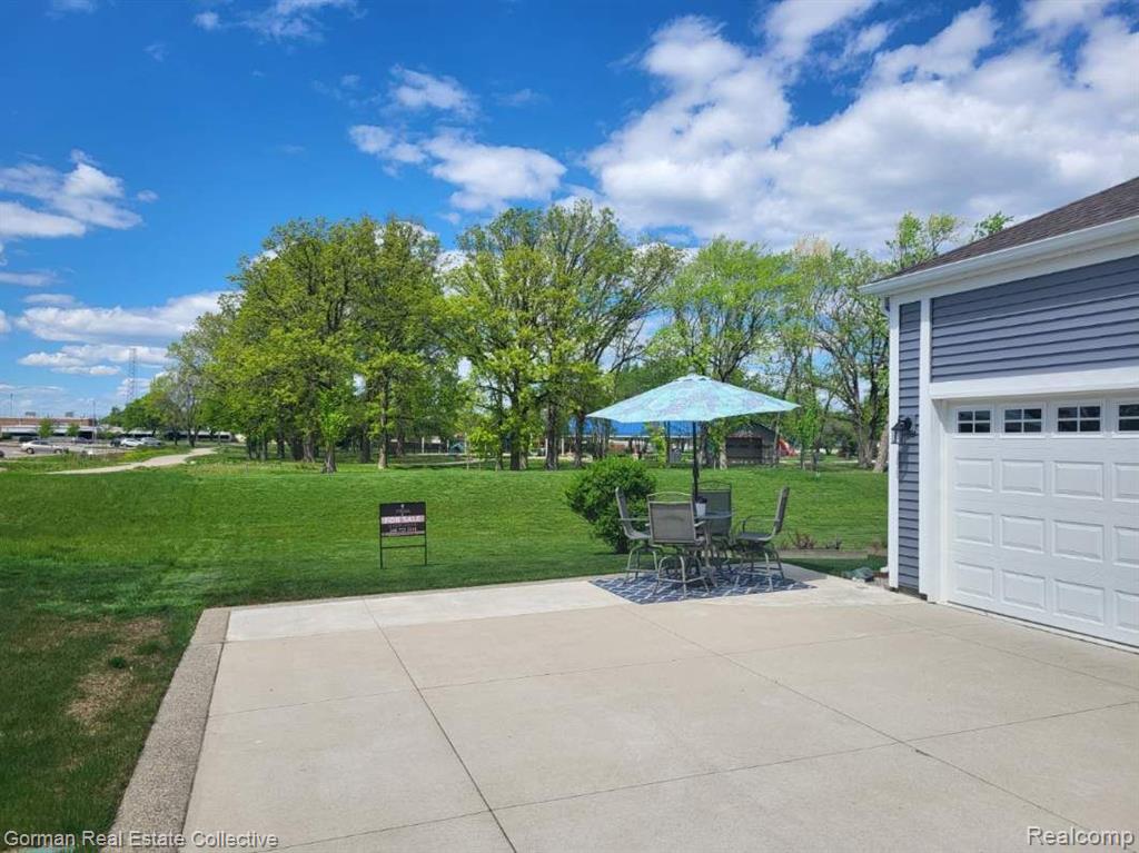 2460 Massoit Road Royal Oak, MI 48073 - Photo 38 of 47