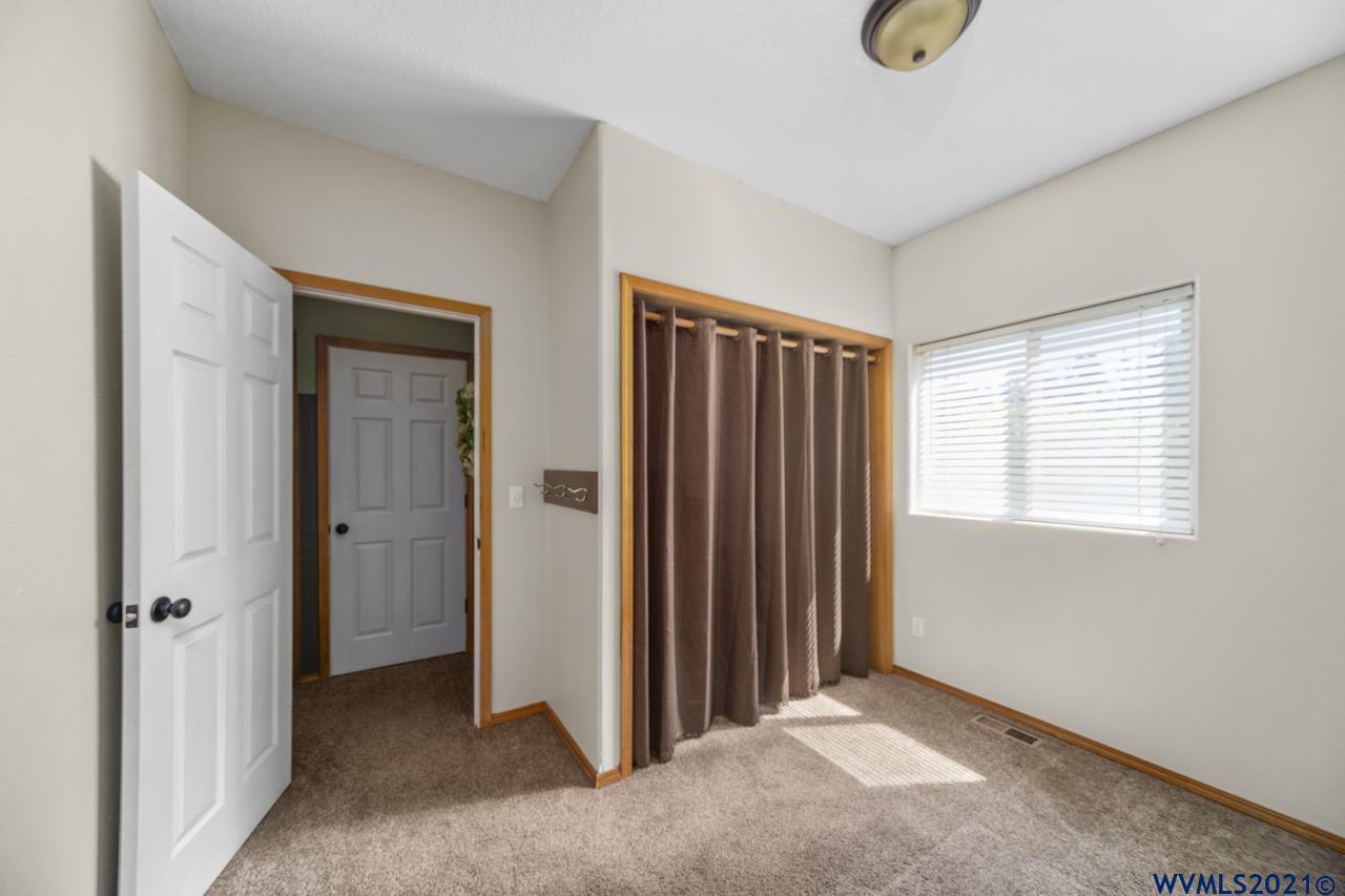 16712 South Carus Road Beavercreek, OR 97004 - Photo 20 of 42 Gallery Image 20