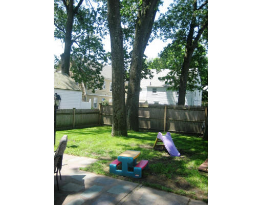 94 Perkins Street Springfield, MA 01118 - Photo 18 of 18 Gallery Image 18