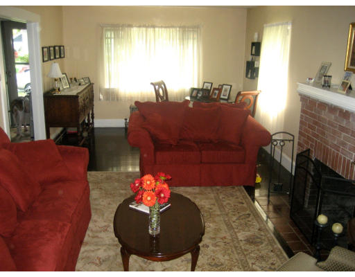 94 Perkins Street Springfield, MA 01118 - Photo 4 of 18 Gallery Image 4