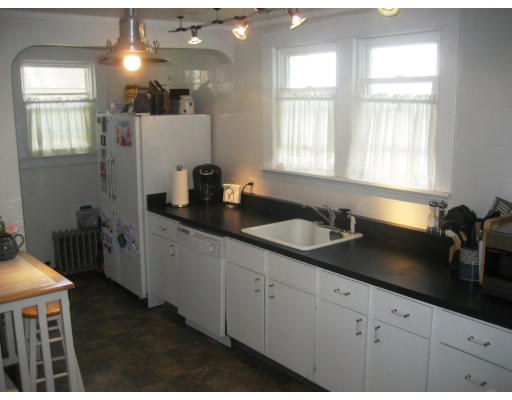 94 Perkins Street Springfield, MA 01118 - Photo 7 of 18 Gallery Image 7