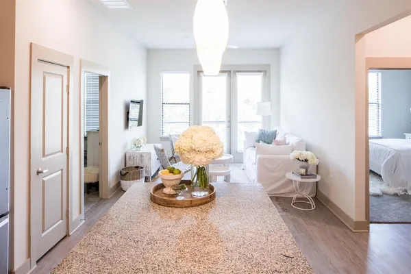 $2,932 | 7518 Eastern Avenue, Unit 301, Dallas, TX 75209