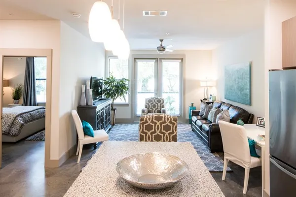 $2,932 | 7518 Eastern Avenue, Unit 301, Dallas, TX 75209