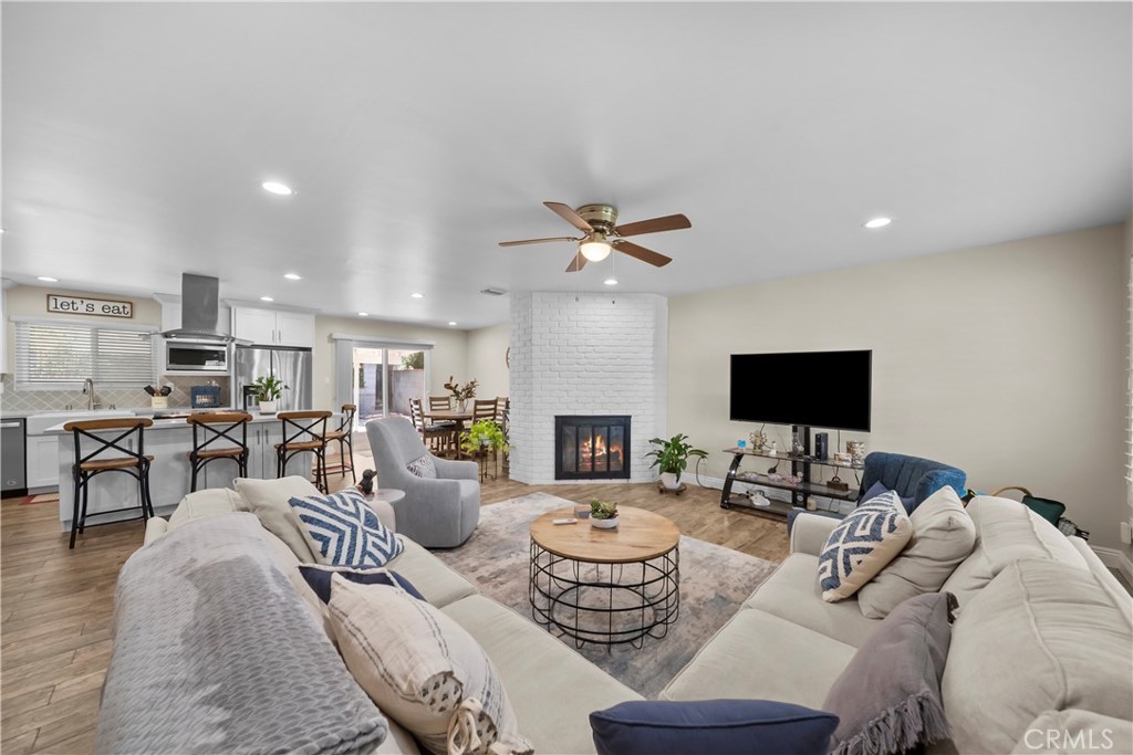 24607 Fourl Road Newhall, CA 91321 - Photo 10 of 25