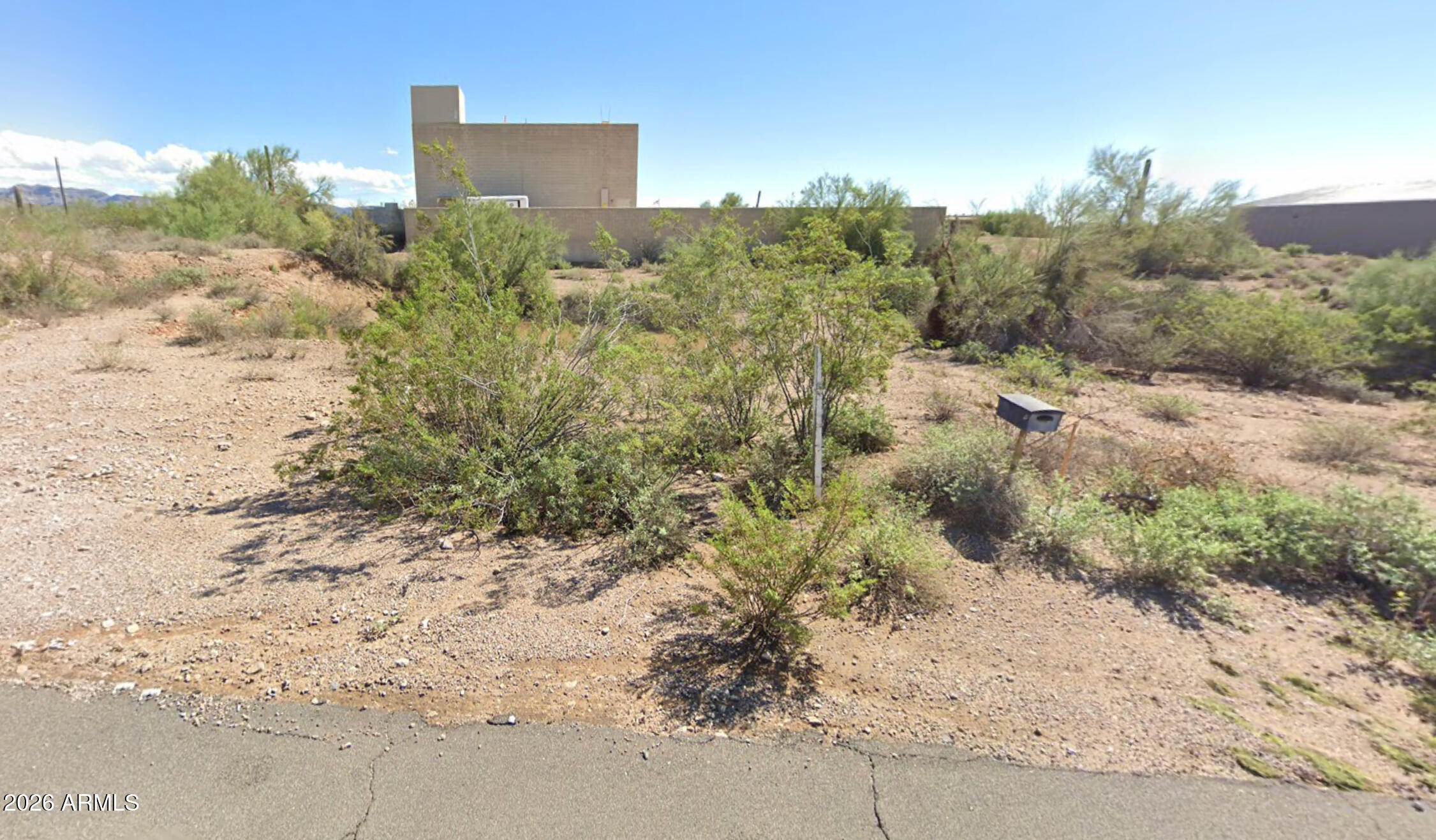 5685 South Estrella Road, Unit 94 Gold Canyon, AZ 85118 - Photo 1 of 1 a view of a yard with a tree