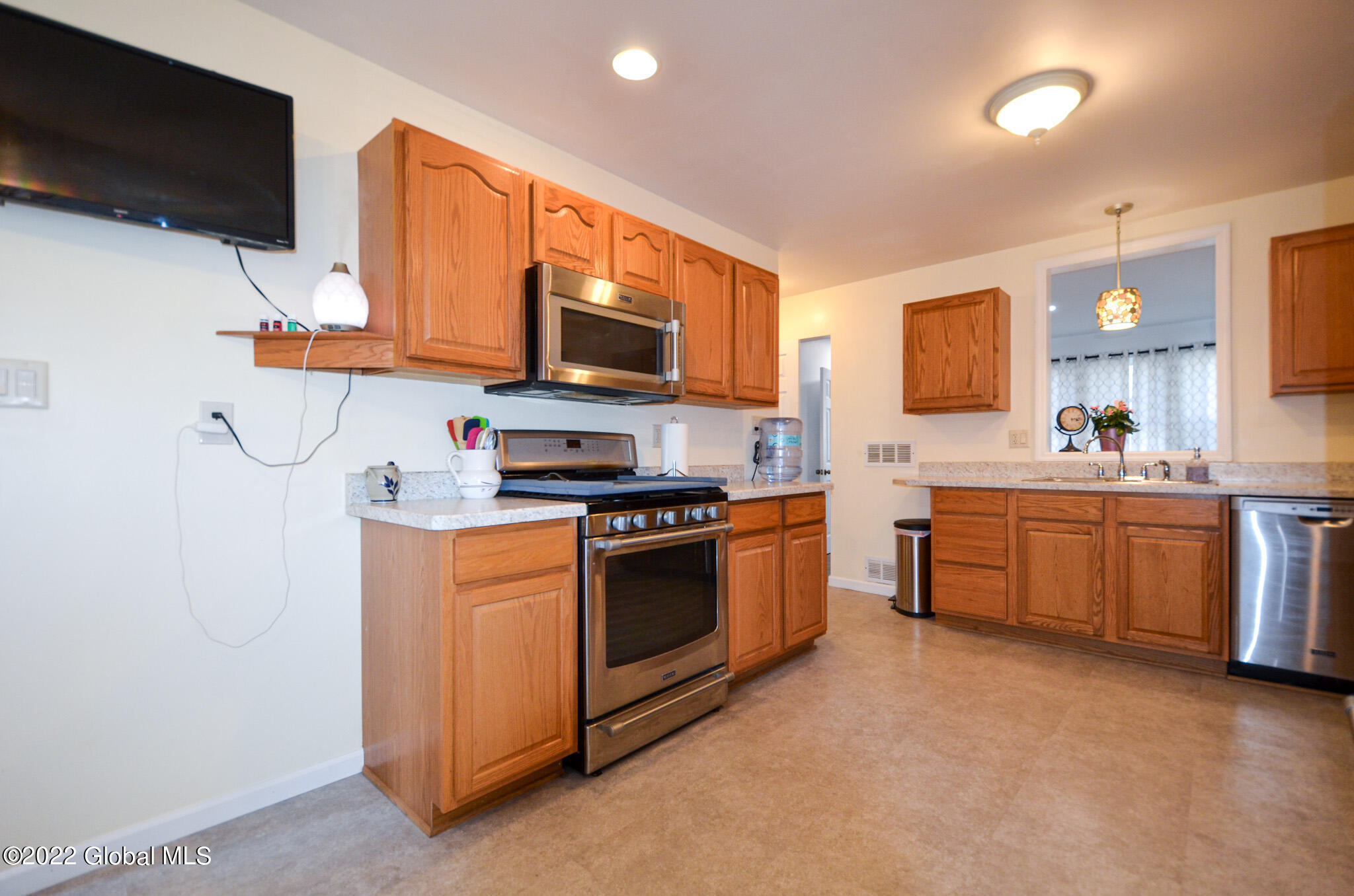 239 Whiteview Road Wynantskill, NY 12198 - Photo 11 of 63 DSC_0285
