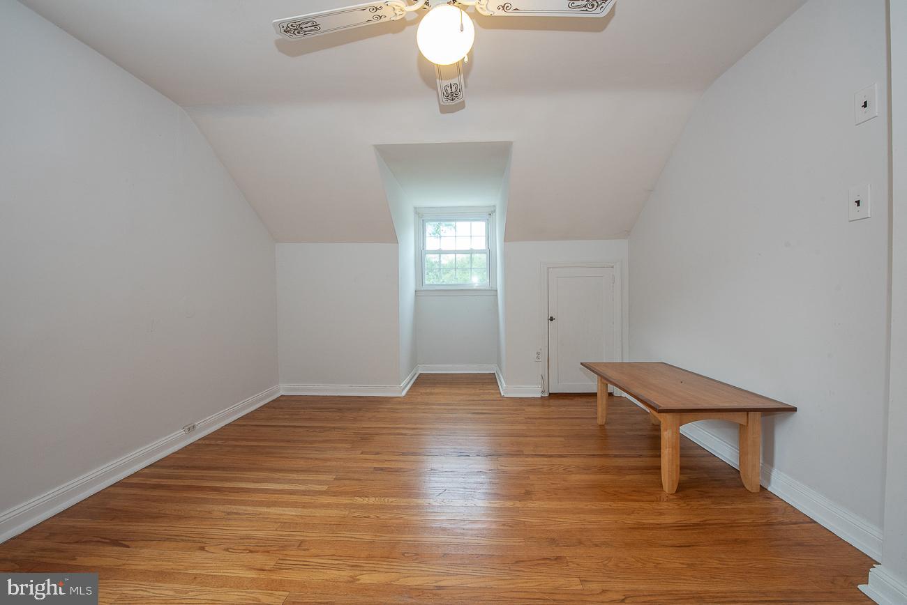 151 Schuyler Road Springfield, PA 19064 - Photo 25 of 33 3rd Bedroom 2nd Level
