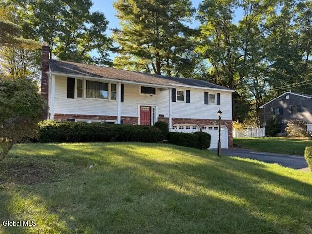 $3,200 | 21 Patricia Lane, Saratoga Springs, NY 12866