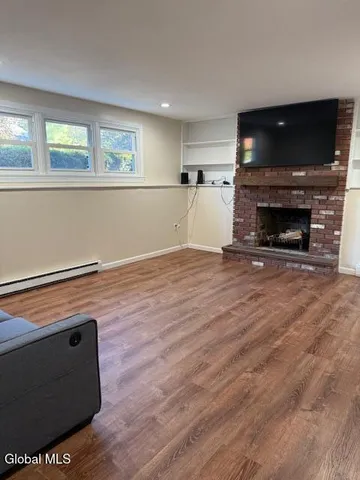 $3,200 | 21 Patricia Lane, Saratoga Springs, NY 12866