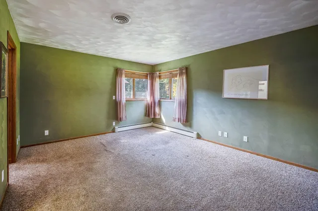 $389,000 | 1910 Knollwood Drive, Fairmont, MN 56031