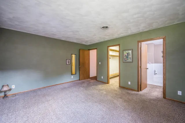 $389,000 | 1910 Knollwood Drive, Fairmont, MN 56031