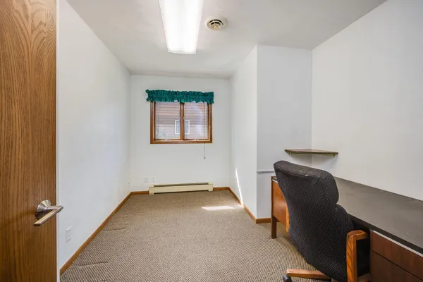 $389,000 | 1910 Knollwood Drive, Fairmont, MN 56031