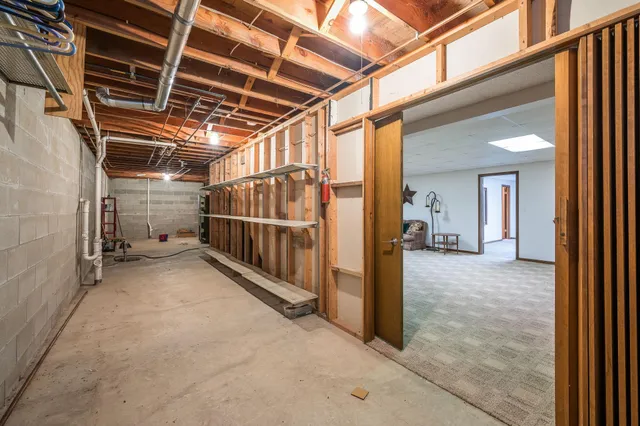 $389,000 | 1910 Knollwood Drive, Fairmont, MN 56031