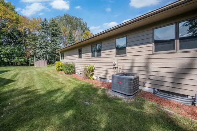 $389,000 | 1910 Knollwood Drive, Fairmont, MN 56031