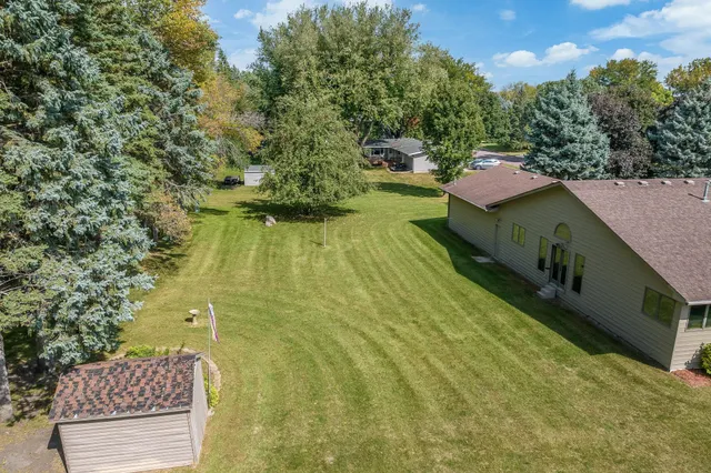 $389,000 | 1910 Knollwood Drive, Fairmont, MN 56031