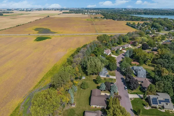 $389,000 | 1910 Knollwood Drive, Fairmont, MN 56031