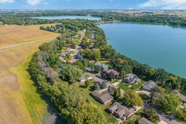 $389,000 | 1910 Knollwood Drive, Fairmont, MN 56031