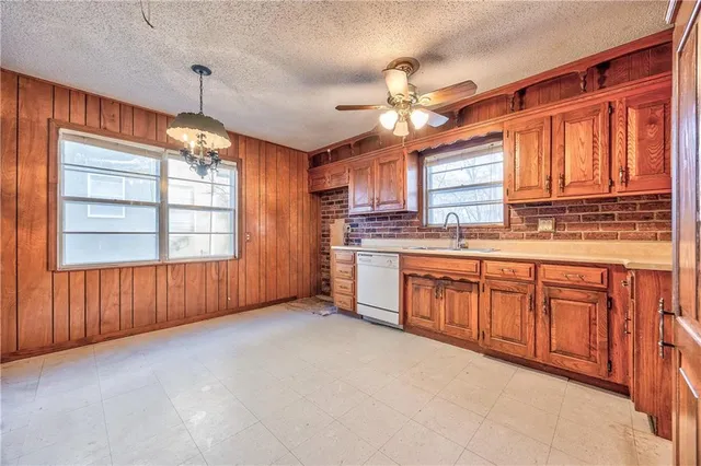 $325,000 | 7625 Baltimore Avenue, Kansas City, MO 64114