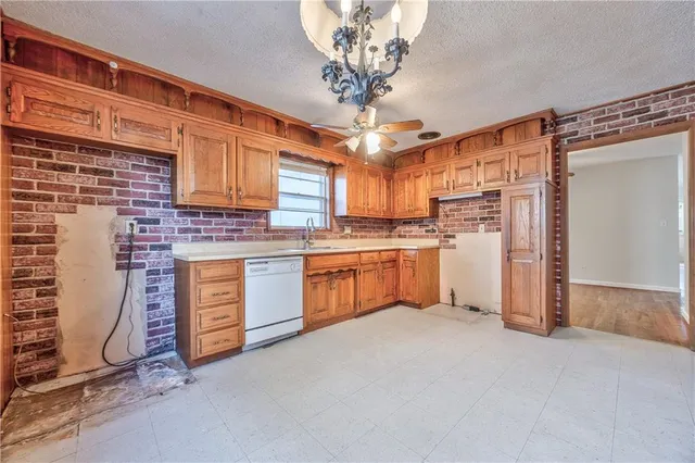 $325,000 | 7625 Baltimore Avenue, Kansas City, MO 64114