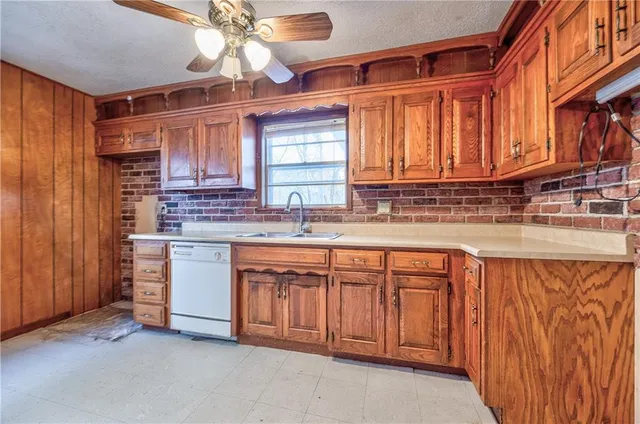 $325,000 | 7625 Baltimore Avenue, Kansas City, MO 64114