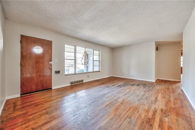 $325,000 | 7625 Baltimore Avenue, Kansas City, MO 64114