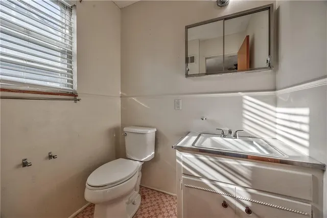 $325,000 | 7625 Baltimore Avenue, Kansas City, MO 64114