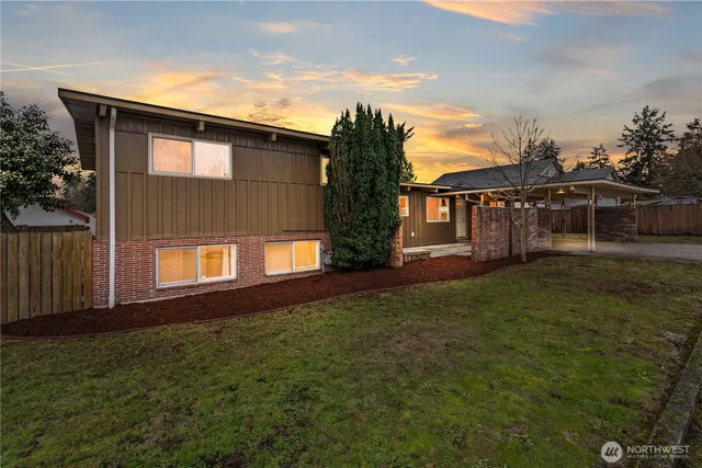 $595,000 | 616 117th Street South, Tacoma, WA 98444