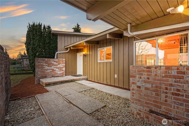 $595,000 | 616 117th Street South, Tacoma, WA 98444