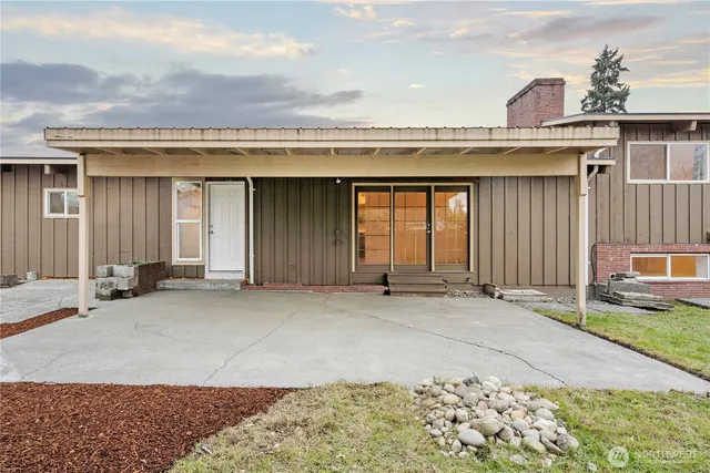 $595,000 | 616 117th Street South, Tacoma, WA 98444